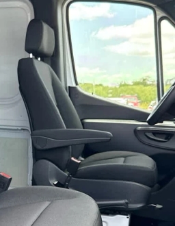 Mercedes-Benz Sprinter Cargo Van Standard Roof 4-Cyl Diesel 2500 Standard Roof I4 Diesel 144" RWD 2025