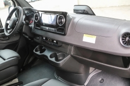 Mercedes-Benz Sprinter Cargo Van Standard Roof 4-Cyl Diesel 2500 Standard Roof I4 Diesel 144" RWD 2025