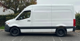 Mercedes-Benz Sprinter Crew Van Standard Roof 4-Cyl Diesel 2500 Standard Roof I4 Diesel 144" RWD 2026