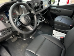 Mercedes-Benz Sprinter Cargo Van Standard Roof 4-Cyl Diesel 2500 Standard Roof I4 Diesel 144" RWD 2025
