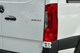 Mercedes-Benz Sprinter Cargo Van Standard Roof 4-Cyl Diesel 2500 Standard Roof I4 Diesel 144" RWD 2025