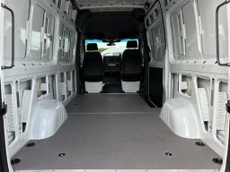 Mercedes-Benz Sprinter Cargo Van Standard Roof 4-Cyl Diesel 2500 Standard Roof I4 Diesel 144" RWD 2025