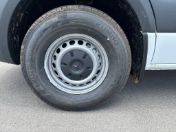 Mercedes-Benz Sprinter Cargo Van Standard Roof 4-Cyl Diesel 2500 Standard Roof I4 Diesel 144" RWD 2025