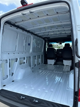 Mercedes-Benz Sprinter Cargo Van Standard Roof 4-Cyl Diesel 2500 Standard Roof I4 Diesel 144" RWD 2025