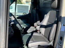 Mercedes-Benz Sprinter Crew Van Standard Roof 4-Cyl Diesel 2500 Standard Roof I4 Diesel 144" RWD 2026