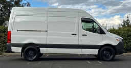 Mercedes-Benz Sprinter Crew Van Standard Roof 4-Cyl Diesel 2500 Standard Roof I4 Diesel 144" RWD 2026