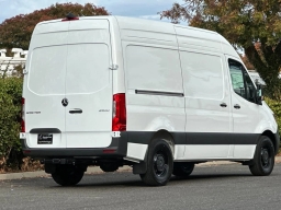 Mercedes-Benz Sprinter Crew Van Standard Roof 4-Cyl Diesel 2500 Standard Roof I4 Diesel 144" RWD 2026