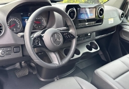 Mercedes-Benz Sprinter Crew Van Standard Roof 4-Cyl Diesel 2500 Standard Roof I4 Diesel 144" RWD 2026