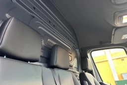 Mercedes-Benz Sprinter Crew Van Standard Roof 4-Cyl Diesel 2500 Standard Roof I4 Diesel 144" RWD 2026