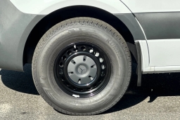 Mercedes-Benz Sprinter Crew Van Standard Roof 4-Cyl Diesel 2500 Standard Roof I4 Diesel 144" RWD 2026