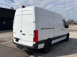 Mercedes-Benz Sprinter Cargo Van Standard Roof 4-Cyl Diesel 2500 Standard Roof I4 Diesel 144" RWD 2025
