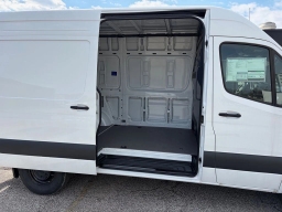 Mercedes-Benz Sprinter Cargo Van Standard Roof 4-Cyl Diesel 2500 Standard Roof I4 Diesel 144" RWD 2025