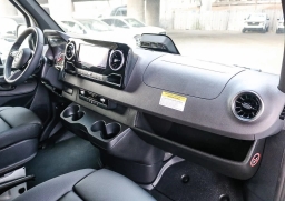 Mercedes-Benz Sprinter Cargo Van Standard Roof 4-Cyl Diesel 2500 Standard Roof I4 Diesel 144" RWD 2025