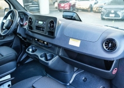 Mercedes-Benz Sprinter Crew Van Standard Roof 4-Cyl Diesel 2500 Standard Roof I4 Diesel 144" RWD 2026