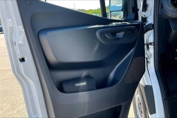 Mercedes-Benz Sprinter Crew Van Standard Roof 4-Cyl Diesel 2500 Standard Roof I4 Diesel 144" RWD 2026