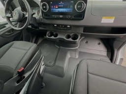Mercedes-Benz Sprinter Cargo Van High Roof 4-Cyl Diesel 2500 High Roof I4 Diesel 170" RWD 2025