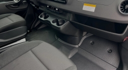 Mercedes-Benz Sprinter Cargo Van High Roof 4-Cyl Diesel 2500 High Roof I4 Diesel 170" RWD 2025