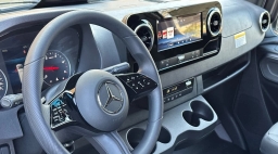 Mercedes-Benz Sprinter Crew Van High Roof 4-Cyl Diesel 2500 High Roof I4 Diesel 170" RWD 2026