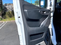 Mercedes-Benz Sprinter Cargo Van Standard Roof 4-Cyl Diesel HO 2500 Standard Roof I4 Diesel HO 144" RWD 2025