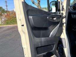 Mercedes-Benz Sprinter Crew Van Standard Roof 4-Cyl Diesel HO 2500 Standard Roof I4 Diesel HO 144" RWD 2026