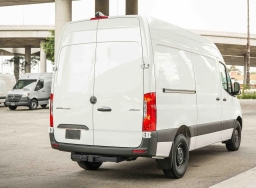 Mercedes-Benz Sprinter Cargo Van Standard Roof 4-Cyl Diesel HO 2500 Standard Roof I4 Diesel HO 144" RWD 2025