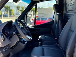 Mercedes-Benz Sprinter Cargo Van Standard Roof 4-Cyl Diesel HO 2500 Standard Roof I4 Diesel HO 144" RWD 2025