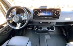 Mercedes-Benz Sprinter Cargo Van Standard Roof 4-Cyl Diesel HO 2500 Standard Roof I4 Diesel HO 144" RWD 2025