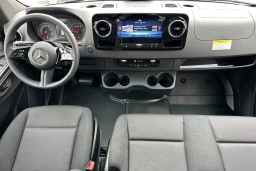 Mercedes-Benz Sprinter Crew Van Standard Roof 4-Cyl Diesel HO 2500 Standard Roof I4 Diesel HO 144" RWD 2026