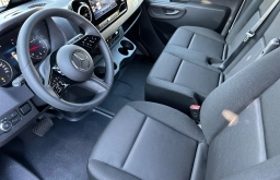 Mercedes-Benz Sprinter Crew Van Standard Roof 4-Cyl Diesel HO 2500 Standard Roof I4 Diesel HO 144" RWD 2026