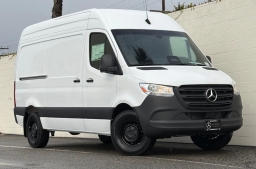 Mercedes-Benz Sprinter Crew Van Standard Roof 4-Cyl Diesel HO 2500 Standard Roof I4 Diesel HO 144" RWD 2026