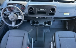 Mercedes-Benz Sprinter Crew Van Standard Roof 4-Cyl Diesel HO 2500 Standard Roof I4 Diesel HO 144" RWD 2026