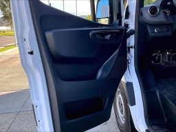 Mercedes-Benz Sprinter Cargo Van Standard Roof 4-Cyl Diesel HO 2500 Standard Roof I4 Diesel HO 144" RWD 2025