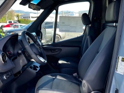 Mercedes-Benz Sprinter Crew Van Standard Roof 4-Cyl Diesel HO 2500 Standard Roof I4 Diesel HO 144" RWD 2026