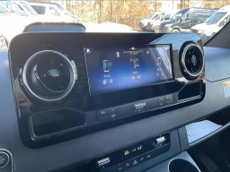 Mercedes-Benz Sprinter Crew Van Standard Roof 4-Cyl Diesel HO 2500 Standard Roof I4 Diesel HO 144" RWD 2026