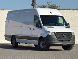Mercedes-Benz Sprinter Crew Van Standard Roof 4-Cyl Diesel HO 2500 Standard Roof I4 Diesel HO 144" RWD 2026