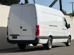 Mercedes-Benz Sprinter Crew Van Standard Roof 4-Cyl Diesel HO 2500 Standard Roof I4 Diesel HO 144" RWD 2026