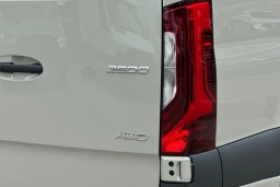 Mercedes-Benz Sprinter Crew Van Standard Roof 4-Cyl Diesel HO 2500 Standard Roof I4 Diesel HO 144" AWD 2026