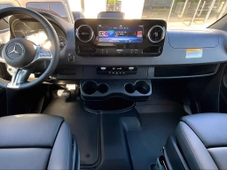 Mercedes-Benz Sprinter Crew Van Standard Roof 4-Cyl Diesel HO 2500 Standard Roof I4 Diesel HO 144" AWD 2026