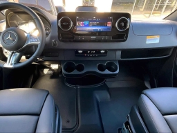 Mercedes-Benz Sprinter Crew Van Standard Roof 4-Cyl Diesel HO 2500 Standard Roof I4 Diesel HO 144" AWD 2026