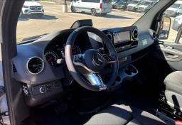 Mercedes-Benz Sprinter Crew Van Standard Roof 4-Cyl Diesel HO 2500 Standard Roof I4 Diesel HO 144" AWD 2026