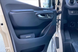 Mercedes-Benz Sprinter Crew Van Standard Roof 4-Cyl Diesel HO 2500 Standard Roof I4 Diesel HO 144" AWD 2026