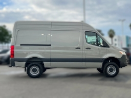 Mercedes-Benz Sprinter Crew Van Standard Roof 4-Cyl Diesel HO 2500 Standard Roof I4 Diesel HO 144" AWD 2026