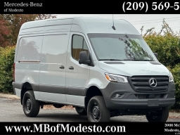 Mercedes-Benz Sprinter Crew Van Standard Roof 4-Cyl Diesel HO 2500 Standard Roof I4 Diesel HO 144" AWD 2026