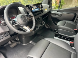 Mercedes-Benz Sprinter Crew Van Standard Roof 4-Cyl Diesel HO 2500 Standard Roof I4 Diesel HO 144" AWD 2026