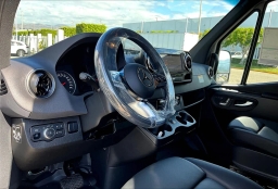 Mercedes-Benz Sprinter Crew Van Standard Roof 4-Cyl Diesel HO 2500 Standard Roof I4 Diesel HO 144" AWD 2026