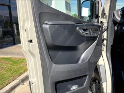 Mercedes-Benz Sprinter Crew Van Standard Roof 4-Cyl Diesel HO 2500 Standard Roof I4 Diesel HO 144" AWD 2026