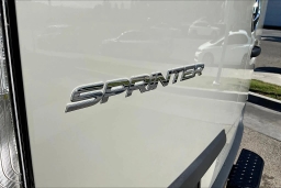 Mercedes-Benz Sprinter Crew Van Standard Roof 4-Cyl Diesel HO 2500 Standard Roof I4 Diesel HO 144" AWD 2026
