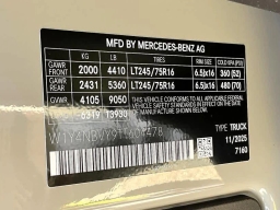 Mercedes-Benz Sprinter Crew Van Standard Roof 4-Cyl Diesel HO 2500 Standard Roof I4 Diesel HO 144" AWD 2026