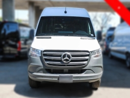 Mercedes-Benz Sprinter Crew Van High Roof 4-Cyl Diesel HO 2500 High Roof I4 Diesel HO 170" RWD 2024