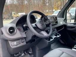 Mercedes-Benz Sprinter Crew Van High Roof 4-Cyl Diesel HO 2500 High Roof I4 Diesel HO 170" RWD 2026